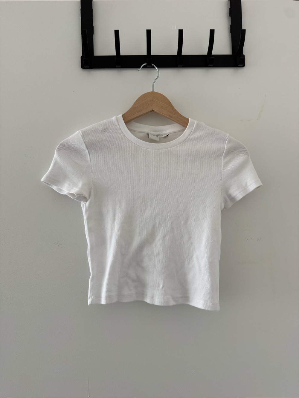 Aritzia homestretch white short sleeve Tshirt